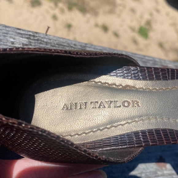 Ann Taylor Size 5 Pointy Kitten Heels Size 5 - Picture 5 of 7